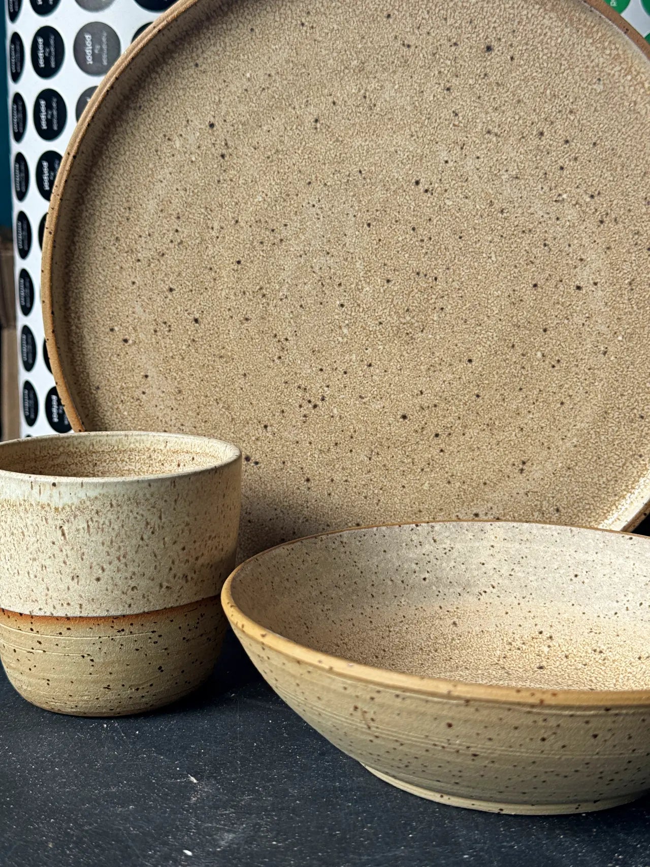 Jak urządzić przytulną kuchnię? Wybierz kubki ceramiczne ręcznie robione